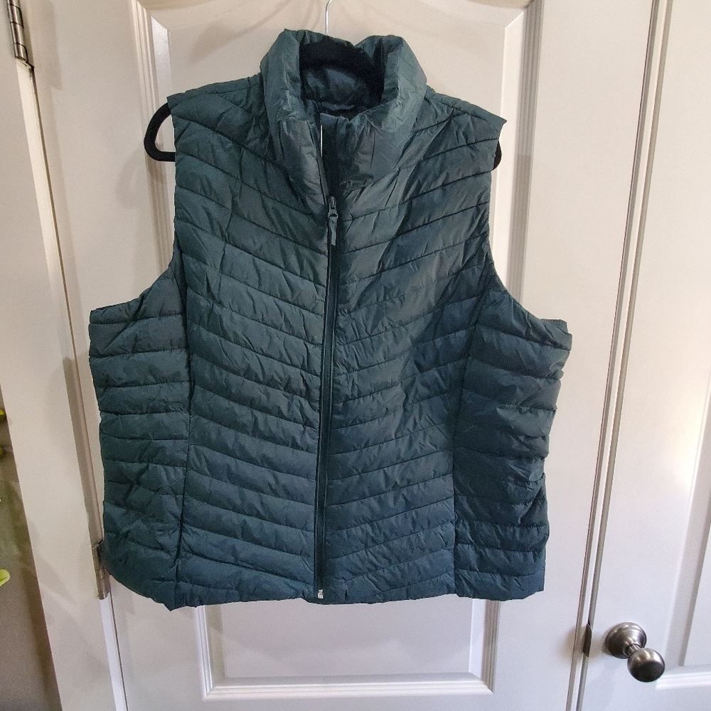 Old Navy Puffer Vest